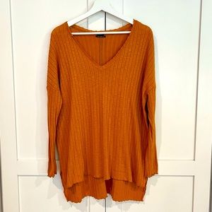 4 for $20 🦋 Urban Outfitters Long Sleeve Gold Tee / Sweater